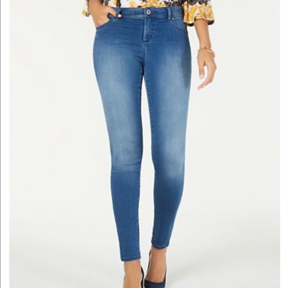 INC Skinny Leg Curvy fit Mid Rise jeans NWT